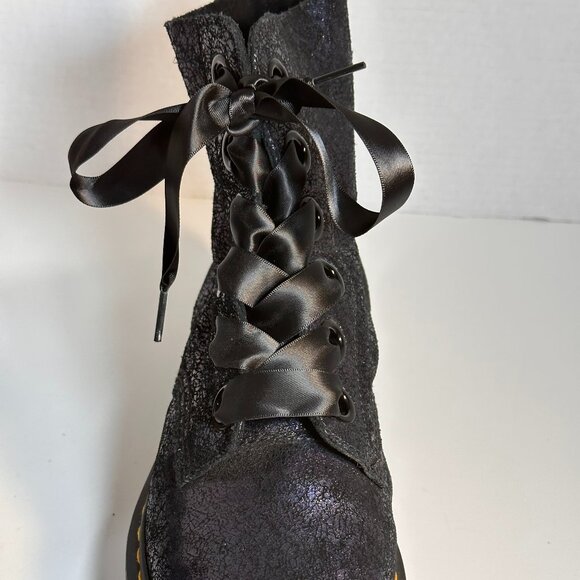 Ladies size 10 Dr Martens New Platform Molly Boots - Picture 10 of 15